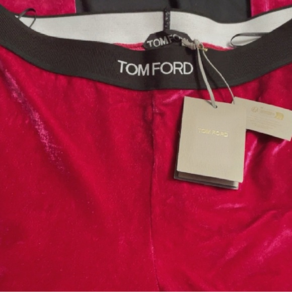 Brand new *TOM FORD SET *leggings size Large fits more like a medium with bra - Picture 6 of 8